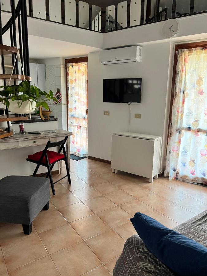 Appartamento Mansardina A Pochi Passi Da Roma Morlupo Esterno foto