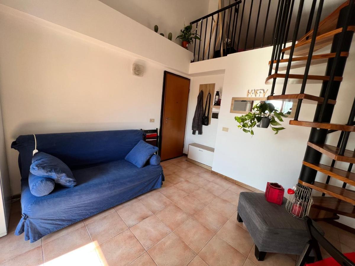 Appartamento Mansardina A Pochi Passi Da Roma Morlupo Esterno foto