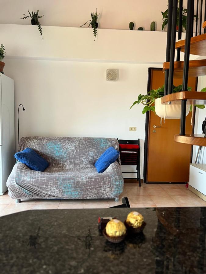 Appartamento Mansardina A Pochi Passi Da Roma Morlupo Esterno foto