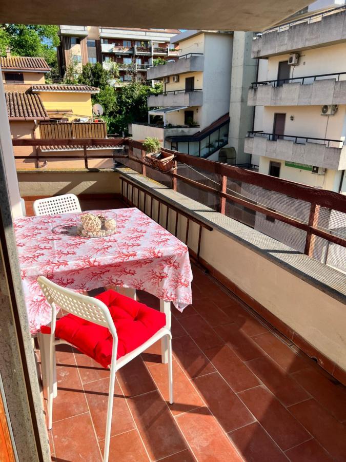 Appartamento Mansardina A Pochi Passi Da Roma Morlupo Esterno foto